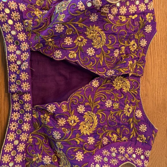 Elegant Purple and Pink Lehenga - Picture 5 of 7